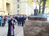 В Северной столице освящен памятный знак в честь первого петербургского храма — Троице-Петровского собора