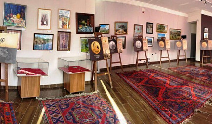 Фотовыставка монет «Петра творенья» в Дербенте